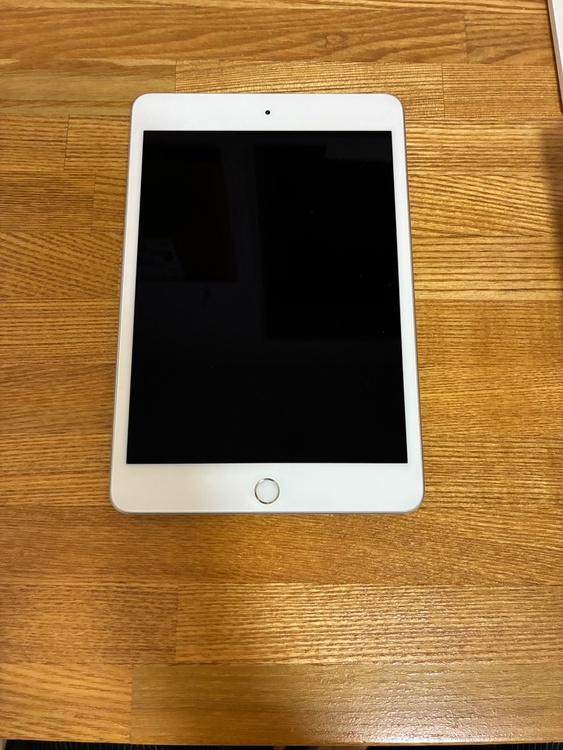 iPad mini 第5世代（PC・タブレット）の商品画像 - 査定依頼日：2026年10月17日 - 最高査定価格：12,000円