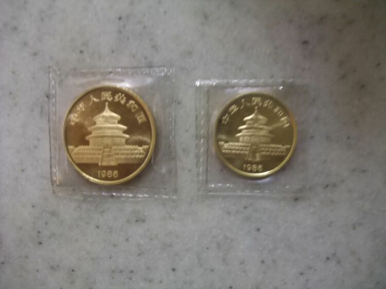 パンダ金貨　1985年　1/2オンス　1/4オンス　計2枚（金・貴金属）の商品画像 - 査定依頼日：2025年7月7日 - 最高査定価格：383,000円