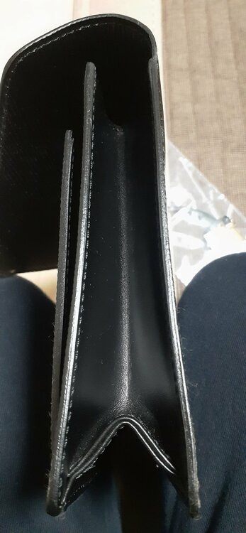 エピライン　黒（ブランドバッグ）の商品画像 - 査定依頼日：2025年12月28日 - 最高査定価格：20,000円