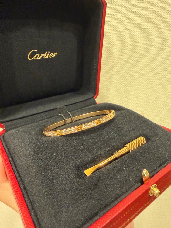 Cartier LOVE ブレスレット フルダイヤ（金・貴金属）の商品画像 - 査定依頼日：2026年5月18日 - 最高査定価格：2,750,000円