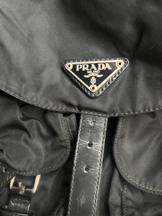 PRADA ミニリュック（ブランドバッグ）の商品画像 - 査定依頼日：2025年11月17日 - 最高査定価格：50,000円