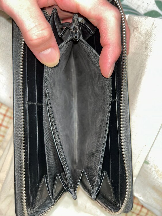 長財布ラウンドファスナー メンズ ブランド GUCCI GGスプリーム ジップア（ブランド財布・小物）の商品画像 - 査定依頼日：2025年1月11日 - 最高査定価格：10,000円