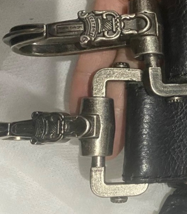 レア CHROME HEARTS クロムハーツ バック ブラック ショルダーバッ（古着・ファッション）の商品画像 - 査定依頼日：2025年9月21日 - 最高査定価格：100,000円