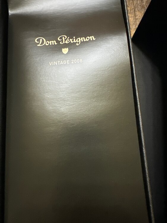 シャンパン ドン・ペリニヨン （お酒）の商品画像 - 査定依頼日：2025年2月1日 - 最高査定価格：19,000円