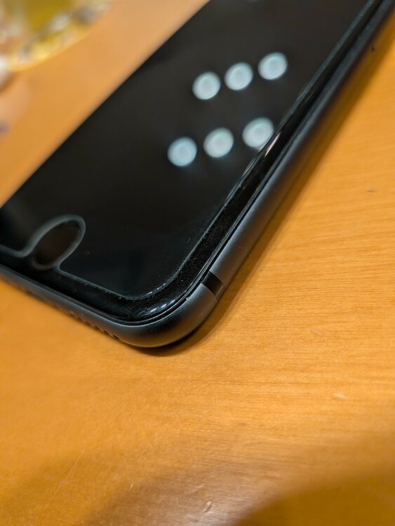 iPhone iPhone8 128GB SIMフリー（スマホ）の商品画像 - 査定依頼日：2026年5月26日 - 最高査定価格：3,000円
