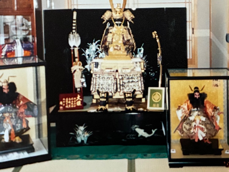 甲子之泰山 緋威  １５号　5月人形（美術品・骨董品）の商品画像 - 査定依頼日：2025年9月18日 - 最高査定価格：3,000円