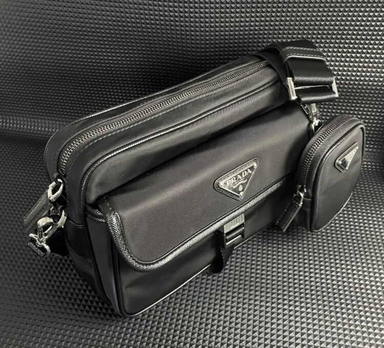 プラダ　バッグ（ブランドバッグ）の商品画像 - 査定依頼日：2025年4月14日 - 最高査定価格：150,000円