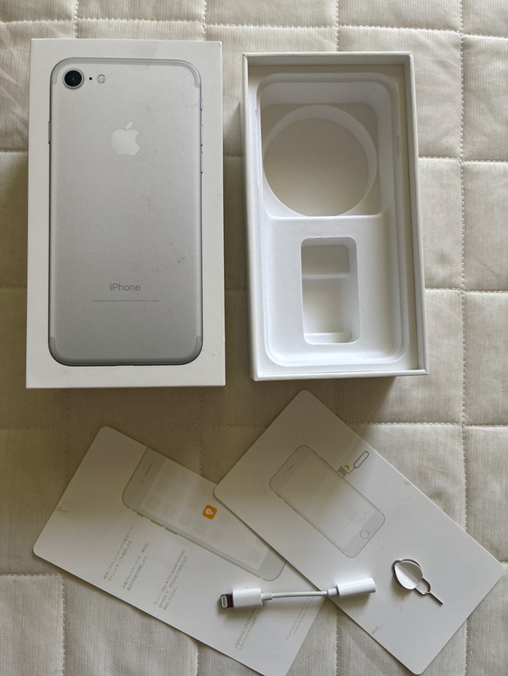 iPhone7 32M空箱（スマホ）の商品画像 - 査定依頼日：2026年4月19日 - 最高査定価格：100,000円