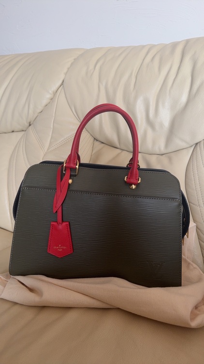 M51248（ブランドバッグ）の商品画像 - 査定依頼日：2025年9月23日 - 最高査定価格：120,000円