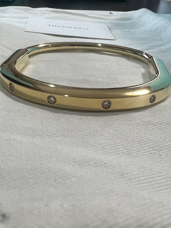 ティファニーロックバングル（金・貴金属）の商品画像 - 査定依頼日：2025年6月18日 - 最高査定価格：750,000円