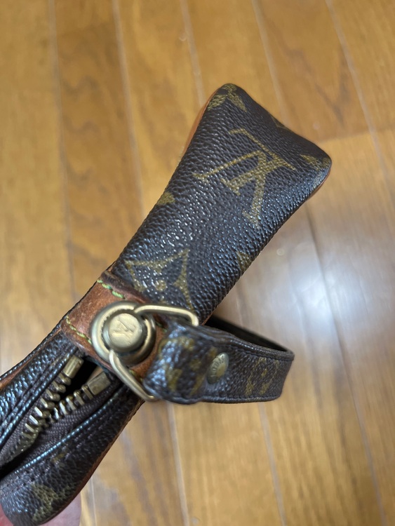 883 TH（ブランドバッグ）の商品画像 - 査定依頼日：2025年8月27日 - 最高査定価格：30,000円