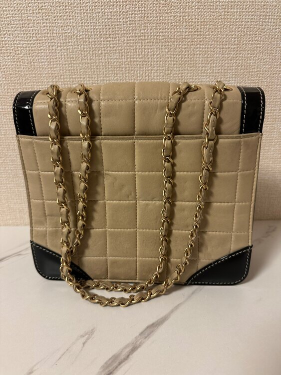 チョコバー（ブランドバッグ）の商品画像 - 査定依頼日：2025年3月31日 - 最高査定価格：70,000円