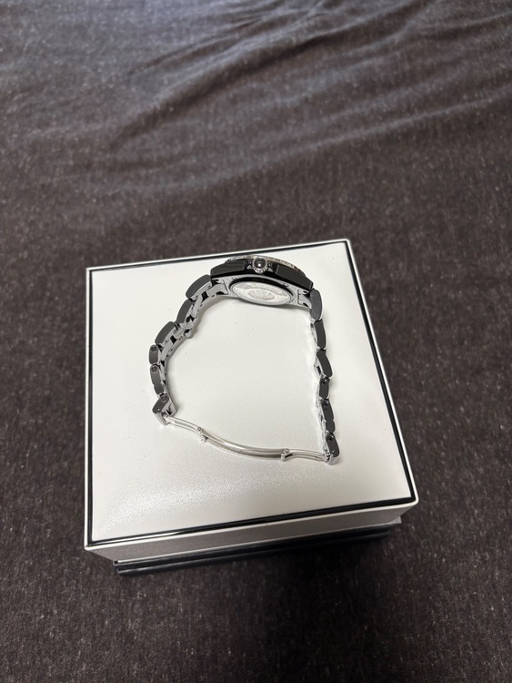 シャネル J12 （高級時計）の商品画像 - 査定依頼日：2025年7月27日 - 最高査定価格：550,000円