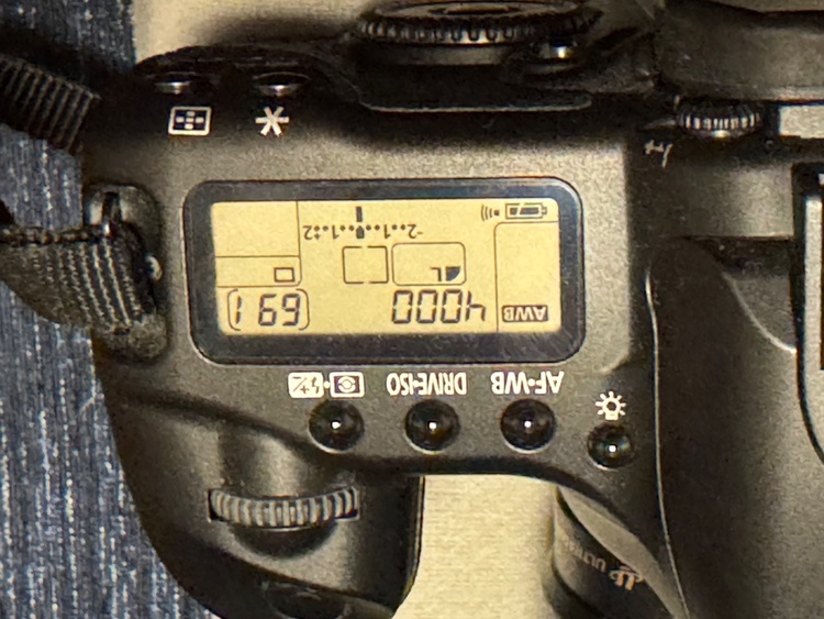 EOS-30D 17-85mmレンズキット（カメラ）の商品画像 - 査定依頼日：2026年7月12日 - 最高査定価格：2,500円