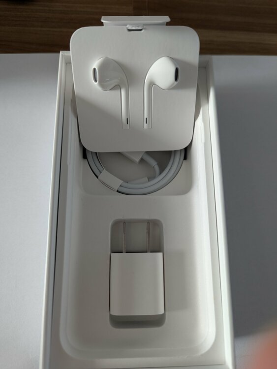 iPhone SE (第 2 世代) 64GB SIMフリー（スマホ）の商品画像 - 査定依頼日：2026年3月21日 - 最高査定価格：24,000円