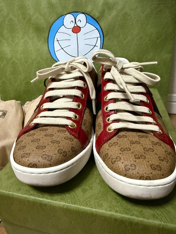 スニーカー（ブランド財布・小物）の商品画像 - 査定依頼日：2025年4月14日 - 最高査定価格：20,000円