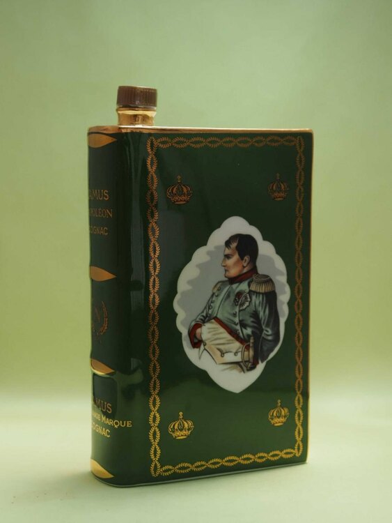 ブランデー カミュ （お酒）の商品画像 - 査定依頼日：2025年4月1日 - 最高査定価格：10,500円