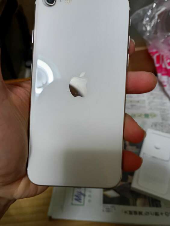 iPhonese3（スマホ）の商品画像 - 査定依頼日：2025年2月2日 - 最高査定価格：27,000円