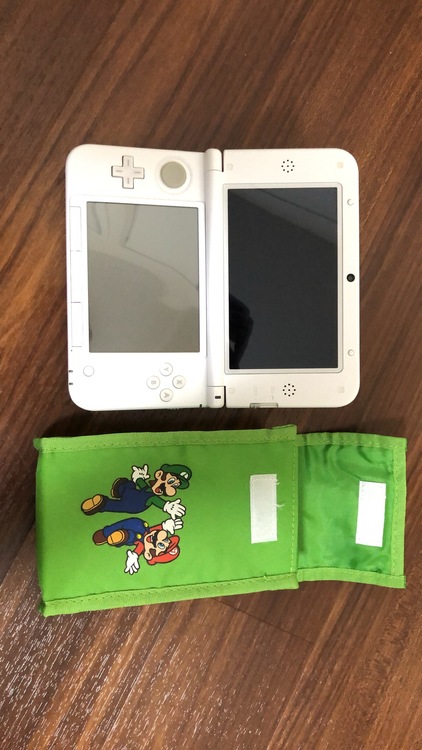 ニンテンドー3DSLL本体 ホワイト（ゲーム機本体・ゲームソフト）の商品画像 - 査定依頼日：2020年7月27日 - 最高査定価格：3,200円