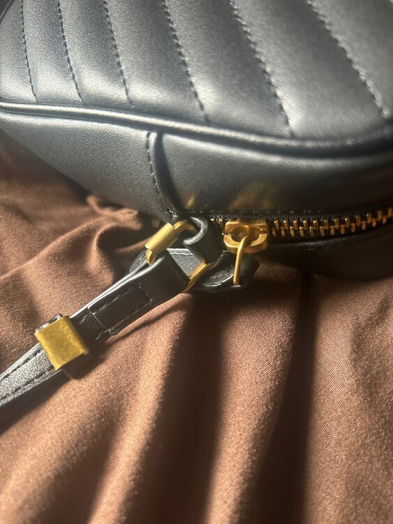 イブサンローラン  （ブランドバッグ）の商品画像 - 査定依頼日：2025年5月2日 - 最高査定価格：160,000円