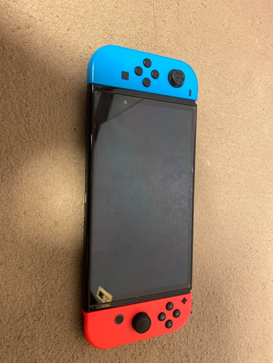 Switch   HEG-S-KABAA（ゲーム機本体・ゲームソフト）の商品画像 - 査定依頼日：2025年6月7日 - 最高査定価格：15,000円