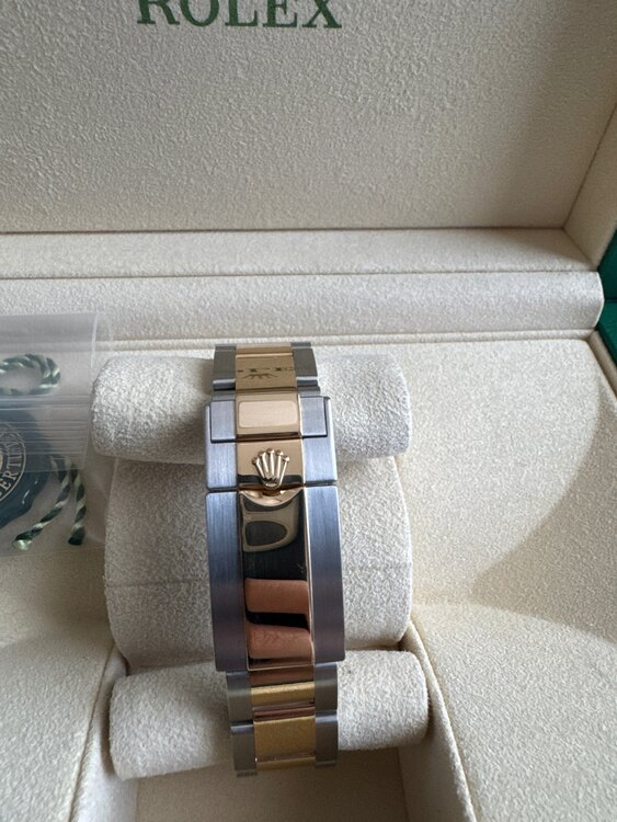 ロレックス デイトナ 116503g（高級時計）の商品画像 - 査定依頼日：2025年1月4日 - 最高査定価格：3,400,000円