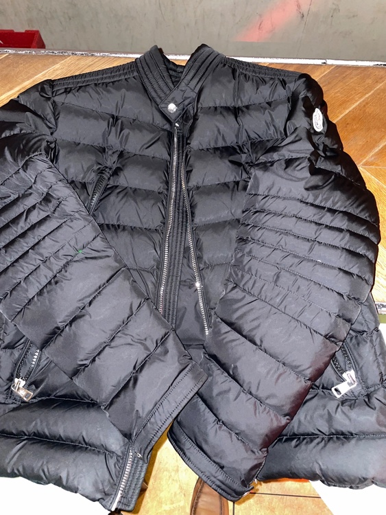 Amiotダウンジャケット（古着・ファッション）の商品画像 - 査定依頼日：2026年1月18日 - 最高査定価格：35,000円