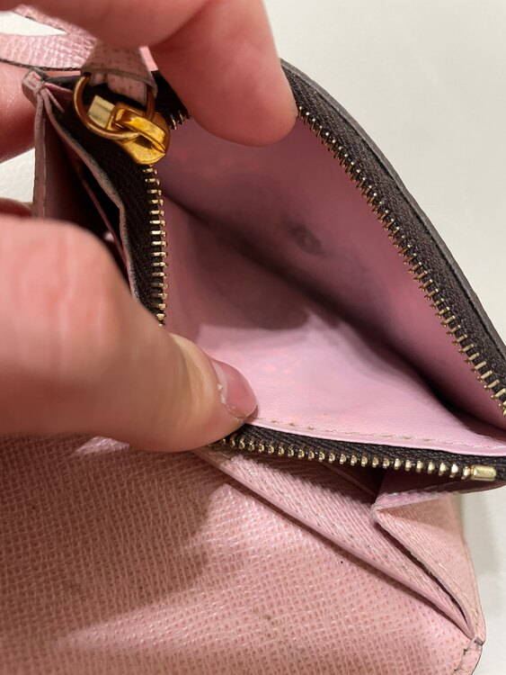 ポルトモネロザリ（ブランド財布・小物）の商品画像 - 査定依頼日：2025年3月16日 - 最高査定価格：14,000円