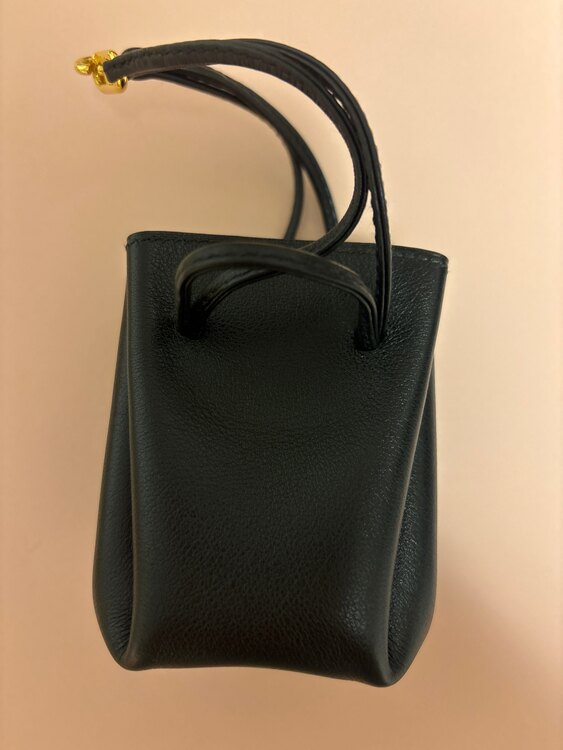 小物入れ（ブランド財布・小物）の商品画像 - 査定依頼日：2025年1月16日 - 最高査定価格：12,000円