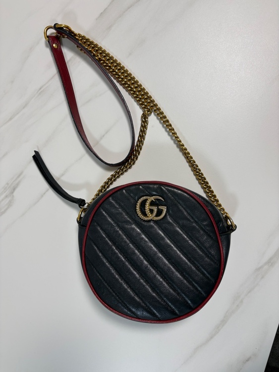 GGマーモント ラウンド チェーン ショルダーバッグ ポシェット レザー ブラッ（ブランドバッグ）の商品画像 - 査定依頼日：2025年12月14日 - 最高査定価格：70,000円