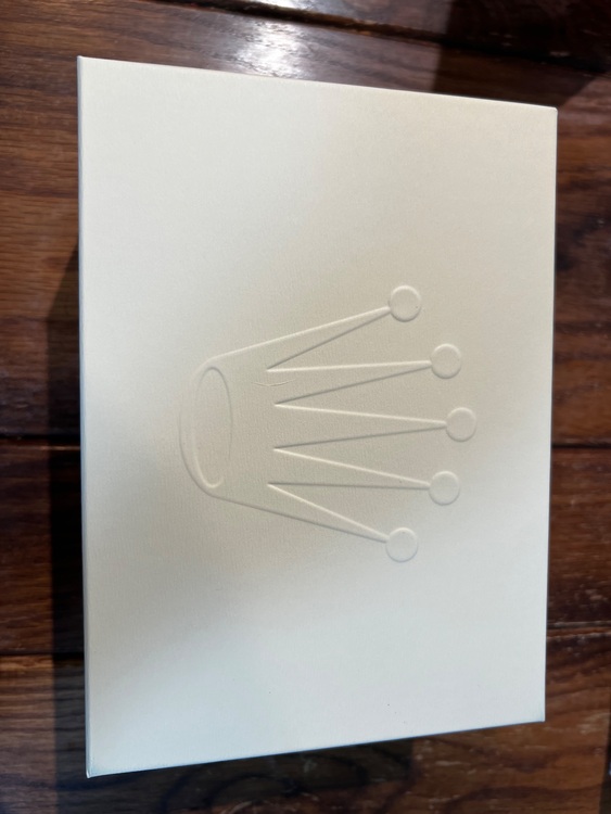 ロレックス GMTマスター 126710b（高級時計）の商品画像 - 査定依頼日：2025年10月30日 - 最高査定価格：2,600,000円