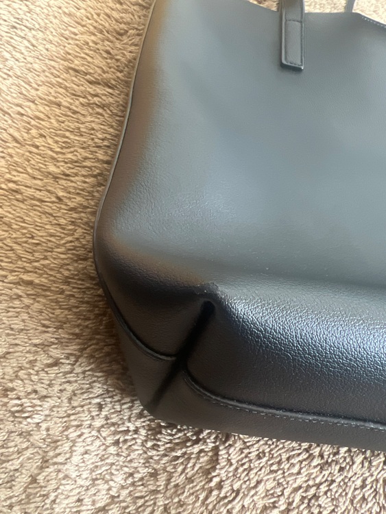 サンローランボールドショッピングバッグ（ブランドバッグ）の商品画像 - 査定依頼日：2025年10月30日 - 最高査定価格：75,000円