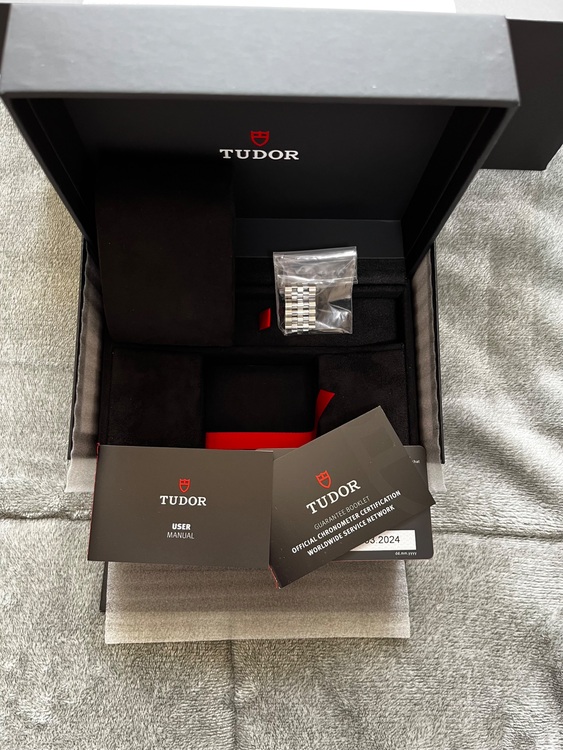 チューダー ブラックベイ （高級時計）の商品画像 - 査定依頼日：2025年6月29日 - 最高査定価格：440,000円