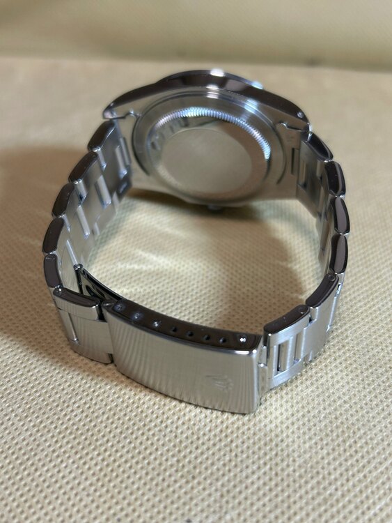 ロレックス エクスプローラー 1657（高級時計）の商品画像 - 査定依頼日：2025年3月8日 - 最高査定価格：1,150,000円