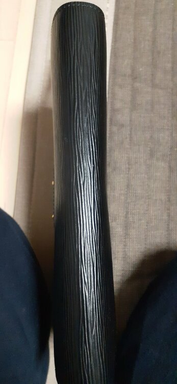 エピライン　黒（ブランドバッグ）の商品画像 - 査定依頼日：2025年12月28日 - 最高査定価格：20,000円