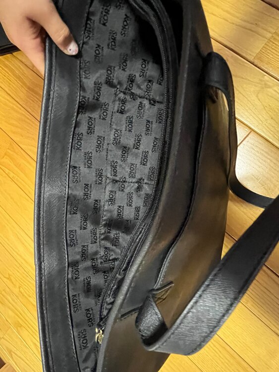 トートバック（ブランド財布・小物）の商品画像 - 査定依頼日：2025年3月31日 - 最高査定価格：3,000円