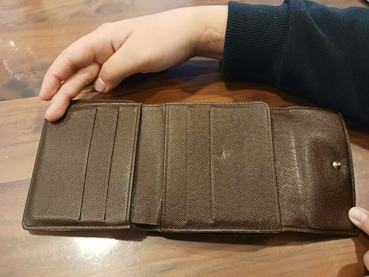 ダミエのふたつおり財布（ブランド財布・小物）の商品画像 - 査定依頼日：2025年2月6日 - 最高査定価格：2,500円