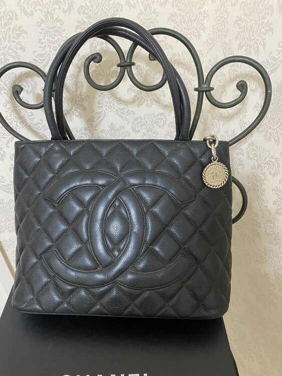 シャネル　キャビアスキン　復刻トート（ブランドバッグ）の商品画像 - 査定依頼日：2024年5月4日 - 最高査定価格：113,000円