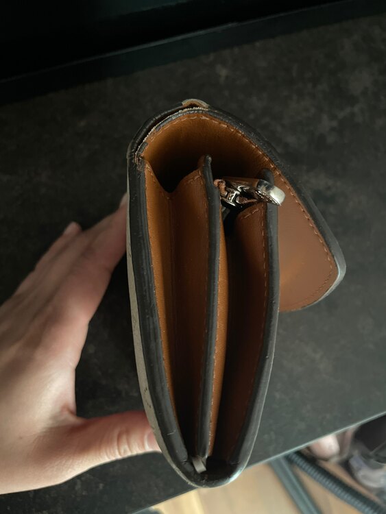 ウォレット（ブランド財布・小物）の商品画像 - 査定依頼日：2025年3月28日 - 最高査定価格：29,000円