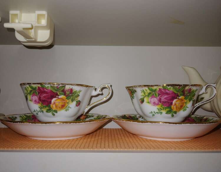 カップソーサー（美術品・骨董品）の商品画像 - 査定依頼日：2025年3月11日 - 最高査定価格：100,000円