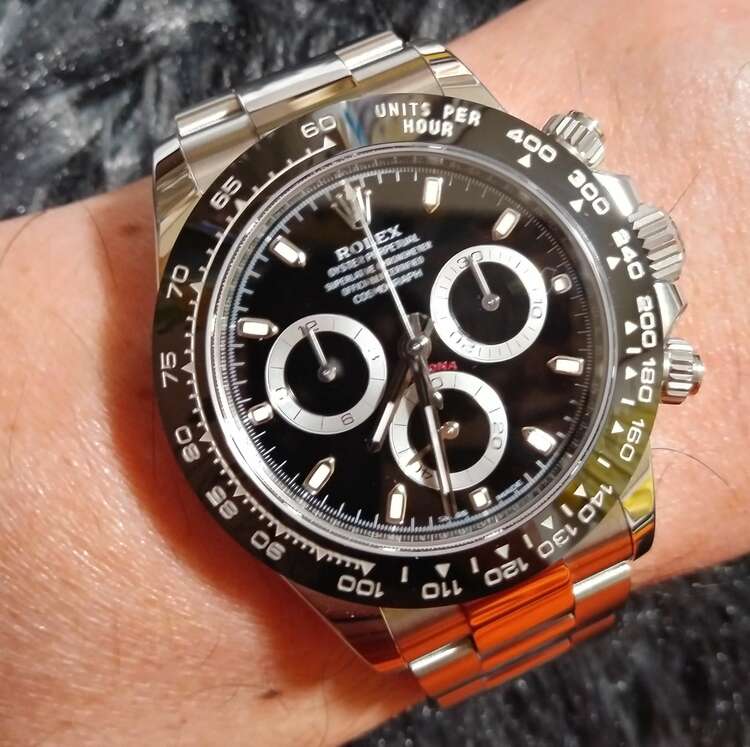 ロレックス デイトナ 116500LN（高級時計）の商品画像 - 査定依頼日：2025年2月20日 - 最高査定価格：3,840,000円