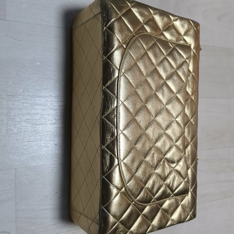 CHANELマドラッセ　ゴールド　1991〜1994（ブランドバッグ）の商品画像 - 査定依頼日：2025年12月28日 - 最高査定価格：400,000円