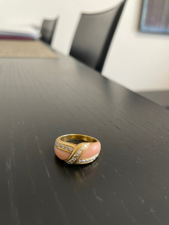 サンゴとメレダイヤのゴールドのリング（宝石）の商品画像 - 査定依頼日：2024年2月27日 - 最高査定価格：80,000円