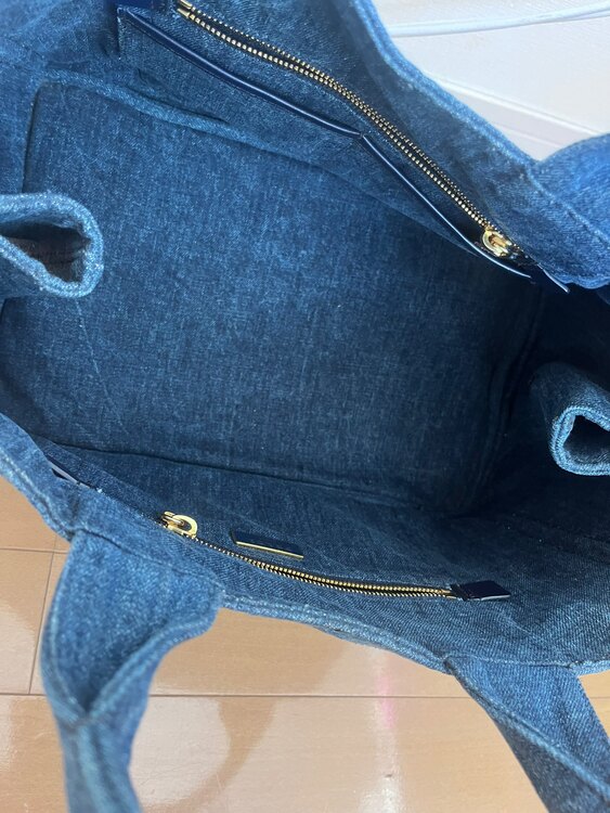 プラダ  （ブランドバッグ）の商品画像 - 査定依頼日：2025年3月7日 - 最高査定価格：30,000円