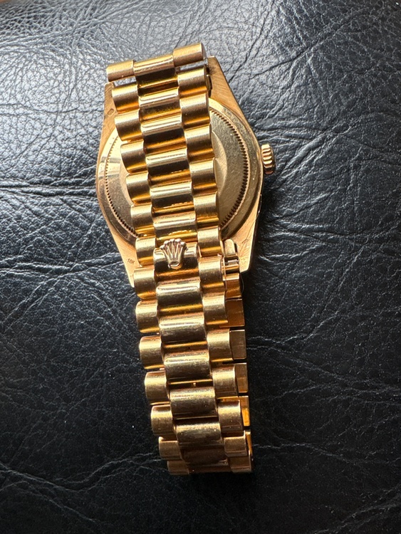 ロレックス デイデイト 18238（高級時計）の商品画像 - 査定依頼日：2026年1月27日 - 最高査定価格：2,900,000円