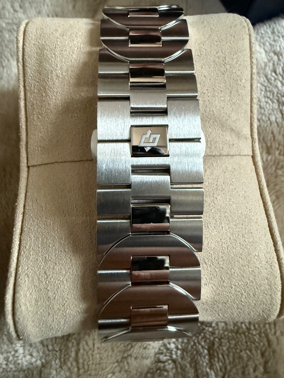 パネライ ルミノール pam0154（高級時計）の商品画像 - 査定依頼日：2025年10月9日 - 最高査定価格：1,300,000円