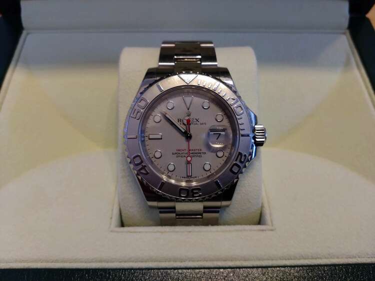 ヨットマスターロレジウム（高級時計）の商品画像 - 査定依頼日：2025年5月7日 - 最高査定価格：1,800,000円