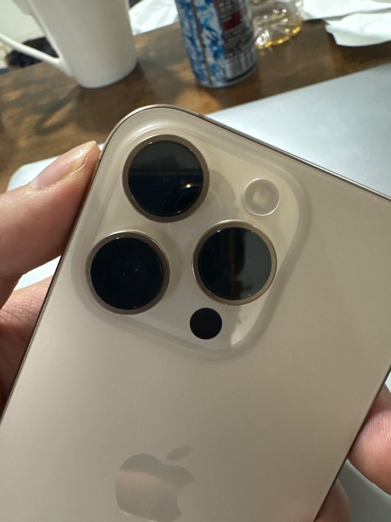 iPhone iPhone 16 Pro 128GB docomo（スマホ）の商品画像 - 査定依頼日：2026年9月26日 - 最高査定価格：111,000円