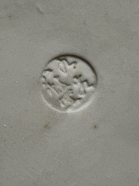 玉乗り獅子（美術品・骨董品）の商品画像 - 査定依頼日：2026年3月3日 - 最高査定価格：2,000円