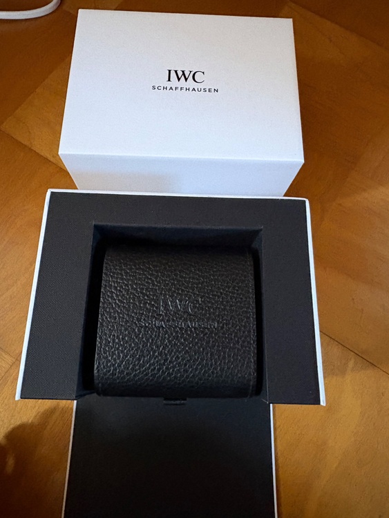 IWC ポルトフィーノ iw35652（高級時計）の商品画像 - 査定依頼日：2026年3月31日 - 最高査定価格：450,000円